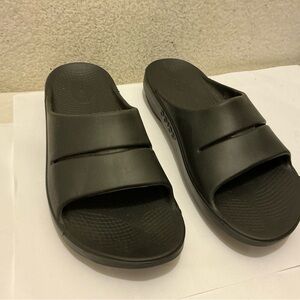 OOFOS Men's Black Slide Sandals size 13